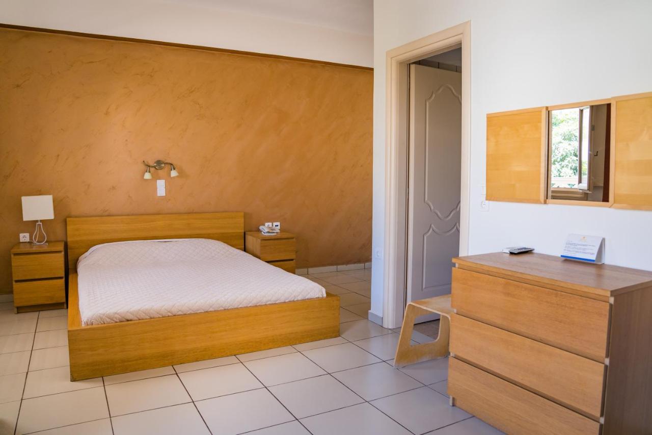 Rena Hotel ペリッサ エクステリア 写真
