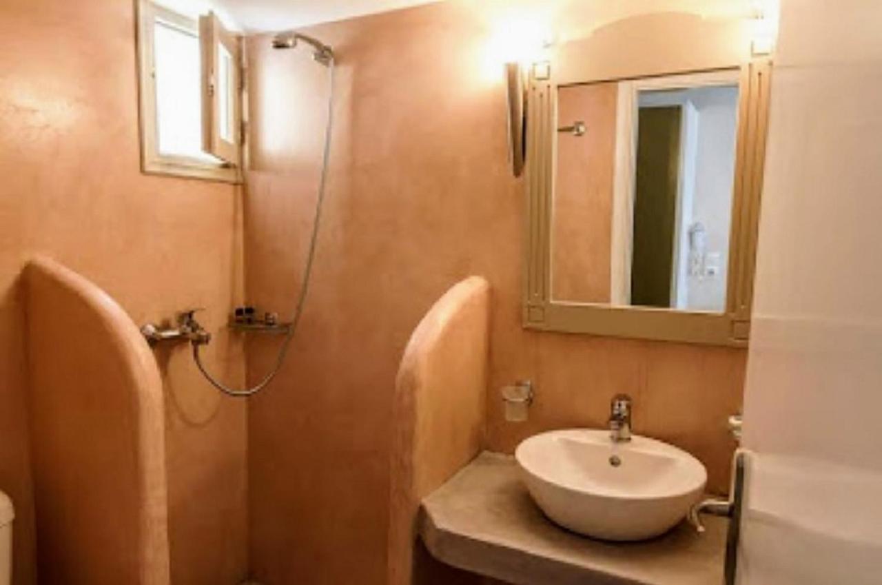 Rena Hotel ペリッサ エクステリア 写真